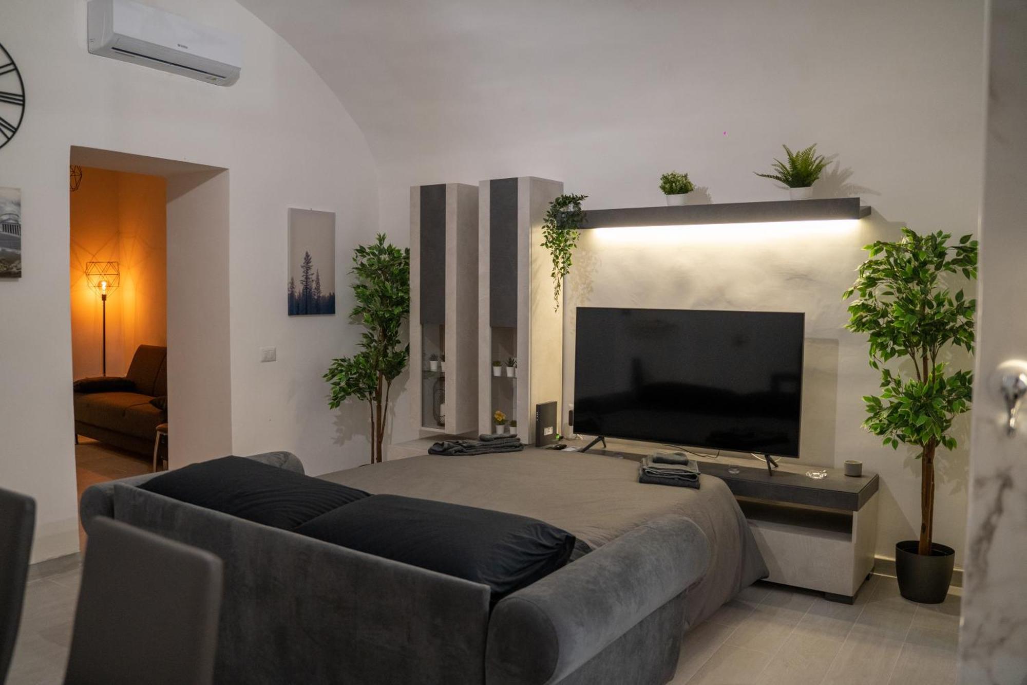 Dietro Al Plebiscito Luxury Suite Naples Exterior photo
